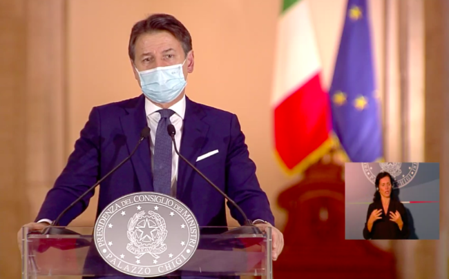 Coronavirus Natale, possibili deroghe sugli spostamenti tra Comuni: weekend decisivo, Governo diviso