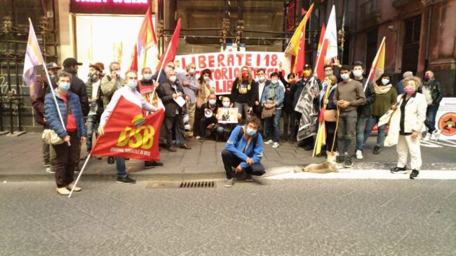 Catania al fianco dei 18 pescatori tenuti in ostaggio in Libia: gente e applausi al presidio – FOTO