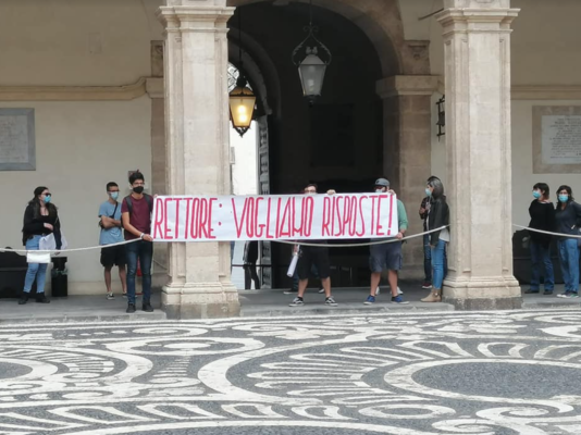 Protesta studenti dell’Unict e presidio nel Rettorato. “Chiediamo estensione termini tassa degli irregolari”