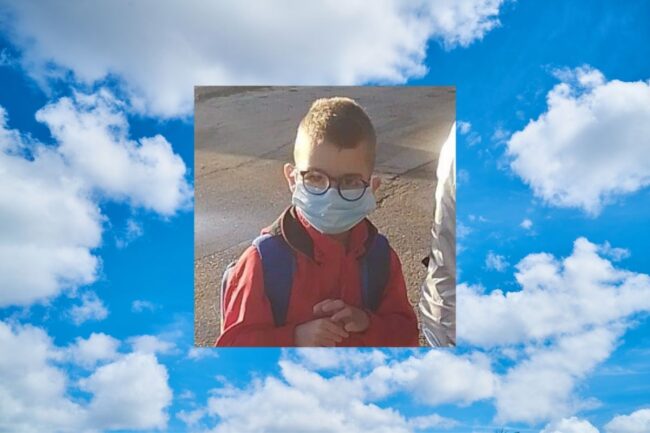 Volo fatale dalla finestra di casa, così è morto il piccolo Santo Franchino. “Riposa in pace insieme al tuo papà…”