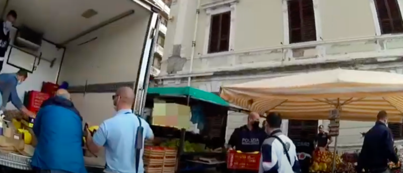 Lotta all’abusivismo commerciale: scoperto lavoratore in nero col reddito di cittadinanza – VIDEO