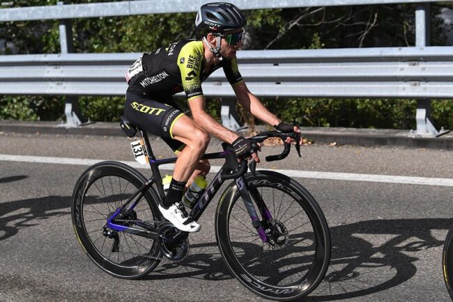 Il Covid fa “tappa” anche nel Giro d’Italia. Positivo Simon Yates: era uno dei favoriti