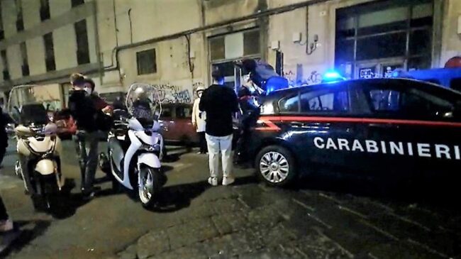 Dalla mascherina ai controlli nei locali, movida sotto scacco a Catania: sanzioni e denunce dei carabinieri
