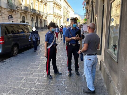 Catania nel mirino dei controlli: 111 persone fermate con 3 sanzioni, 63 veicoli ispezionati con 27 violazioni