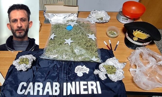 Pusher “studia” come fare soldi e nasconde la droga sotto la scrivania: in manette 37enne nel Catanese