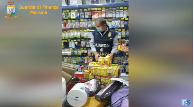 Prodotti non sicuri e contraffatti: sequestrati oltre 40mila articoli segnalati a due imprenditori cinesi – VIDEO