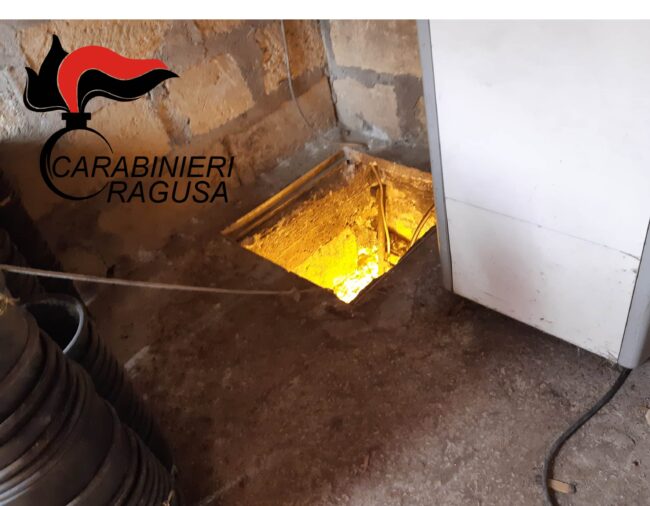 Piantagione di marijuana nascosta in un bunker sotterraneo: arrestato 63enne possessore di 177 piantine