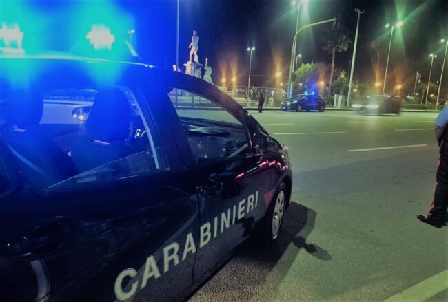 Messina a ferro e fuoco, carabinieri in azione: fermati pregiudicati, scoperta droga ed effettuate multe