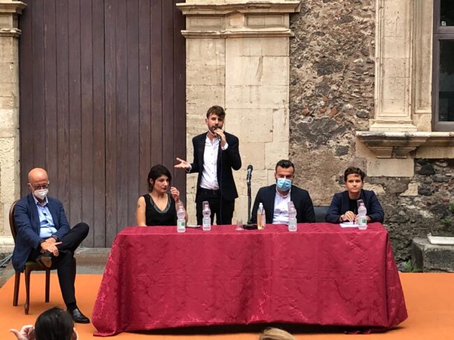 Catania, Arcigay incontra l’on. Zan e lancia il sit-in #nessunamodifica: “Perdere i diritti è facilissimo, conquistarli difficile”