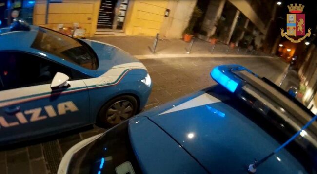 Evade dai domiciliari e viene beccato con due pregiudicati: denunciato 34enne