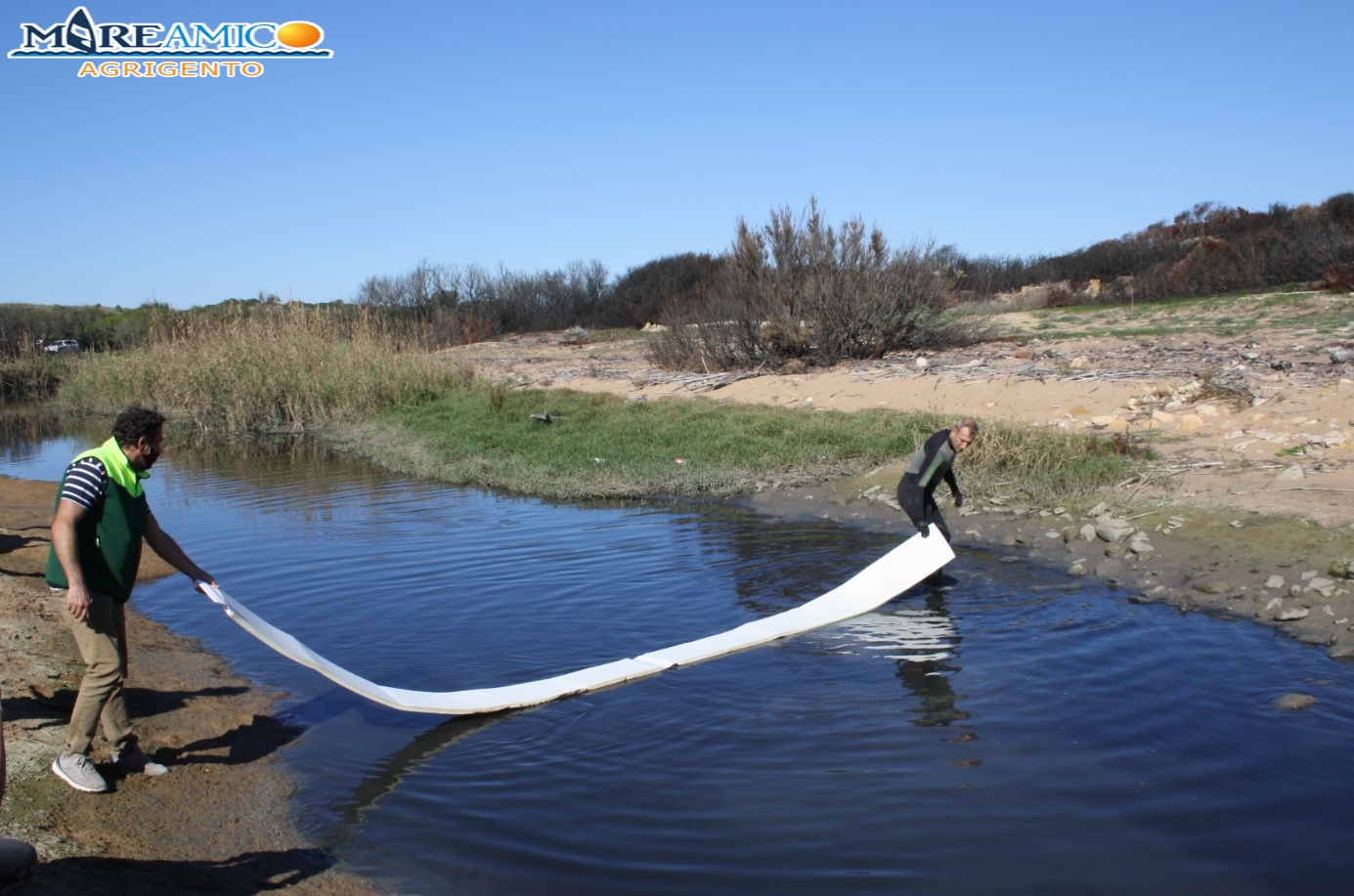 Disastro ambientale all’interno del parco archeologico: torrente Modione nero a causa delle fogne – FOTO e VIDEO