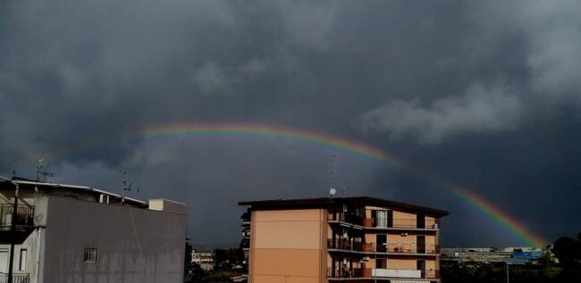 Meteo Sicilia, oggi lunedì burrascoso per Catania e Siracusa: le più colpite da temporali e rovesci – FOTO e VIDEO