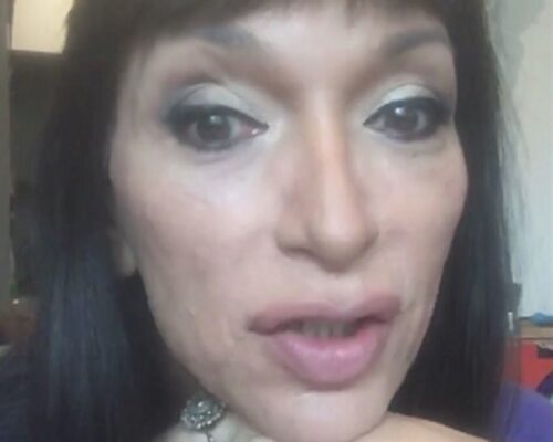 Aeroporto di Catania, influencer trans Cori Amenta denuncia umiliazione. Arcigay: “Immediata condanna del gesto”