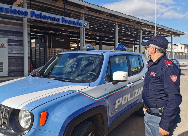 Sicilia, controlli nelle stazioni ferroviarie: 1 denunciato e oltre 2.500 persone identificate
