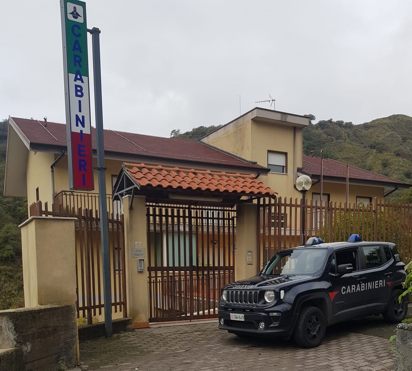 Quattro furti in rispettive case, carabinieri acciuffano un ladro: rubati oltre 4mila euro di oggetti