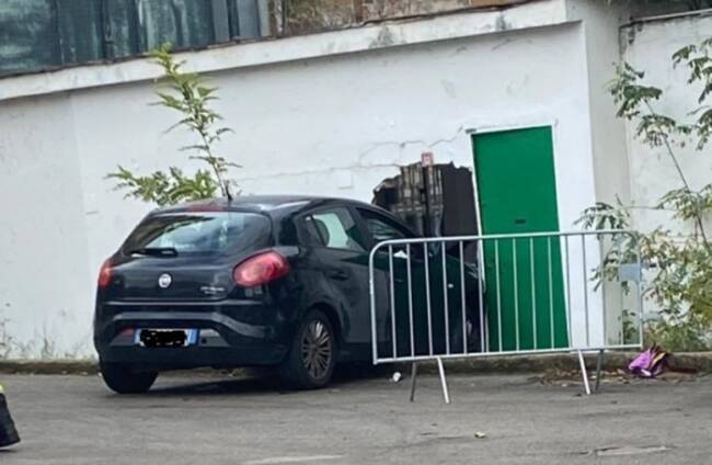 Incidente dopo tampone, uomo si sottopone al test e accusa malore alla guida: auto si schianta contro muro a Palermo