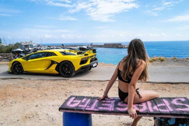 Lamborghini, le bambine di Palermo e le foto di Letizia Battaglia: dopo la polemica Orlando scrive alla fotografa