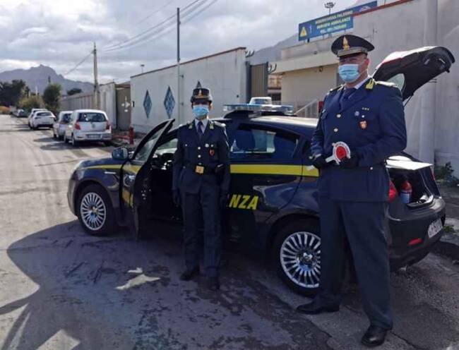 “Le ambulanze della droga”, finte Onlus trasformate in “oro” con l’aiuto di Cosa Nostra: 6 arresti a Palermo – NOMI e DETTAGLI