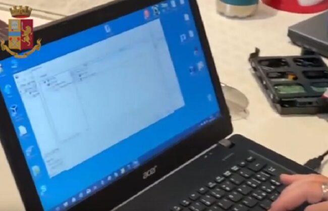 Fotografie di ex fidanzate su un sito pornografico: denunciate tre persone – VIDEO