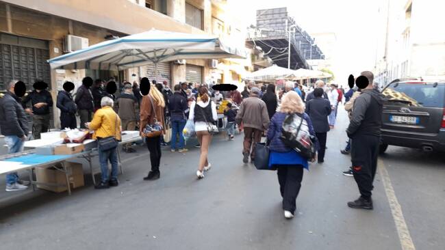 Tensione alla Fiera di Catania, l’ordinanza chiude e i commercianti montano: “Ambulanti non riceveranno aiuti”