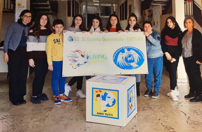 Marcia Armonia for Peace, anche l’I.C.S. “P.S. Di Guardo-Quasimo” di Catania partecipa all’evento con “Il momento è adesso”