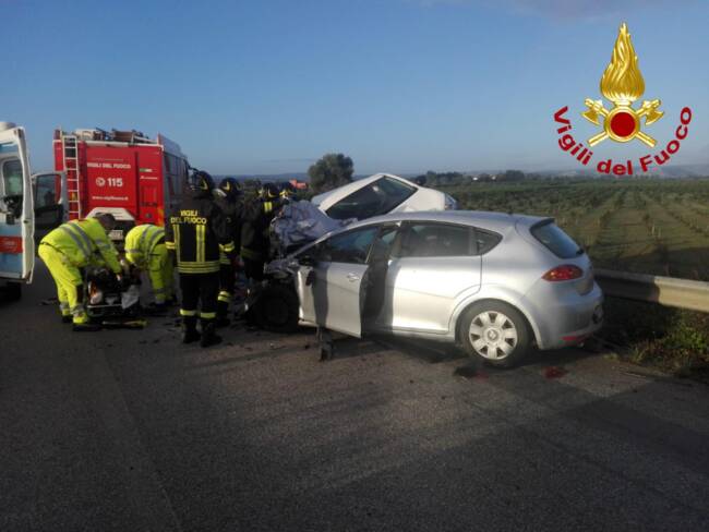 Violento incidente lungo la SP 14, conducente incastrato tra le lamiere: due feriti gravi lungo la ormai nota Maremonti