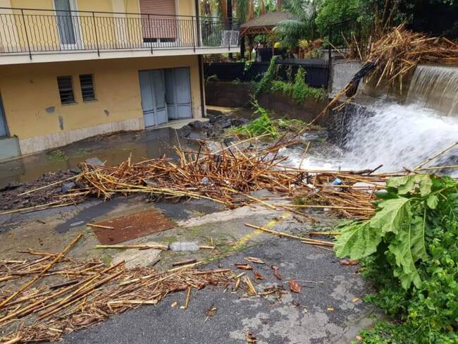 Maltempo nel Catanese, dall’ostruzione allo straripamento: ecco come è esondato il torrente Peschiera