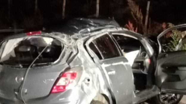 Incidente nel Catanese, auto contro mucca finisce su carro attrezzi: morti due giovani fidanzati di Bronte