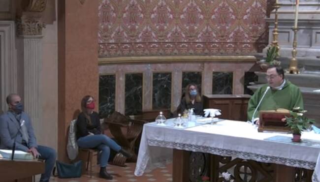 “Aborto è più grave di un atto di pedofilia”: scoppia la bufera sull’omelia di un vescovo – VIDEO