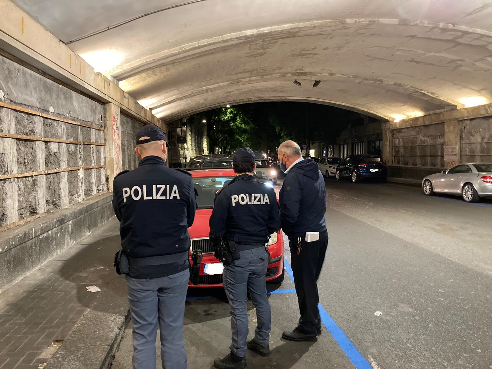 Catania, parcheggiatori abusivi beccati delle forze dell’ordine in centro: multe anche agli automobilisti indisciplinati