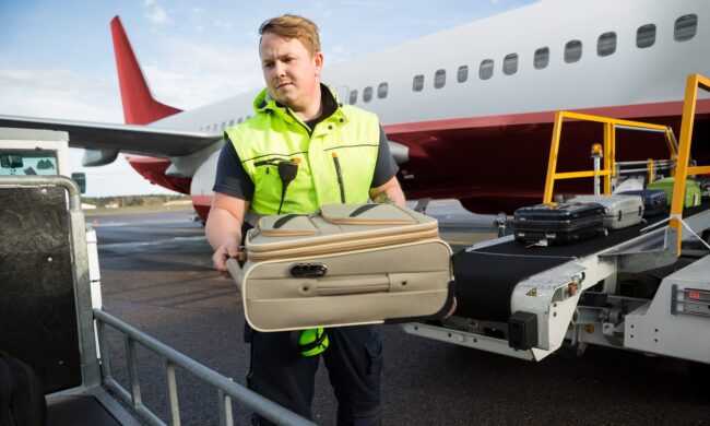 Dall’America alla Sicilia con quasi 20mila euro, fermato in aeroporto: maxi multa per il turista
