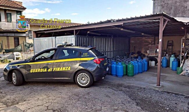 Controlli nel Catanese, vendeva bombole a gas senza requisiti minimi di sicurezza: titolare denunciato