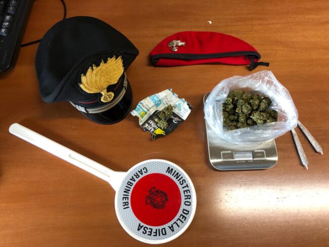 Spaccio di stupefacenti, 59enne di Catenanuova arrestato con marijuana in casa