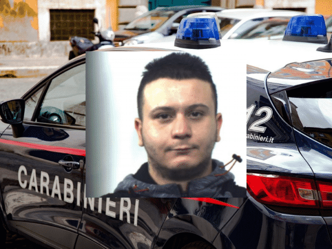 Rapine con coltello e ascia, terrore tra i negozianti in città: ladro incastrato da tatuaggio sulla mano