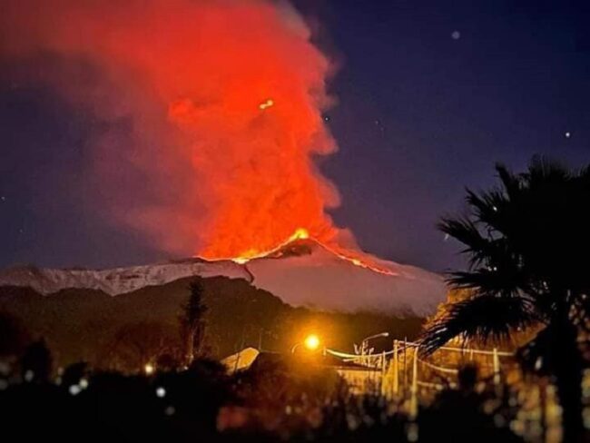 Etna, l’INGV conferma lo “stato di calma” del cratere: la Mamma si placa e si mette a “taliari u mari”