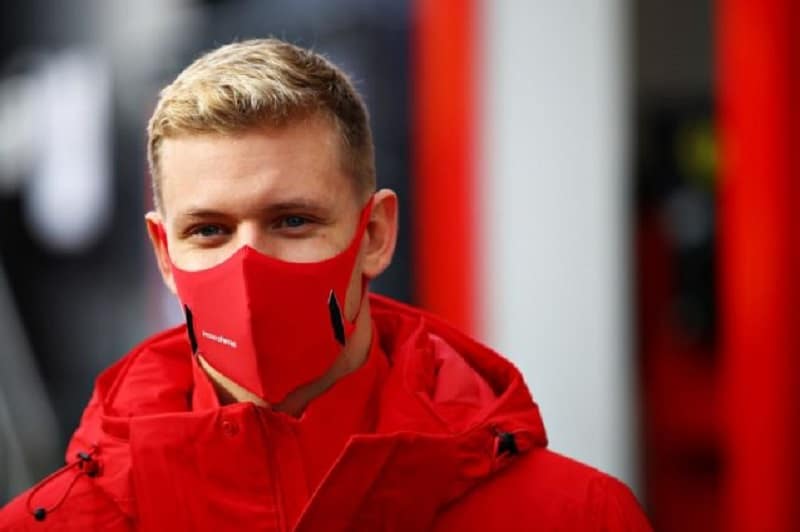 Da padre in figlio. Mick Schumacher debutta in Formula 1 nel 2021: correrà nella Haas “sfumata” di Rosso