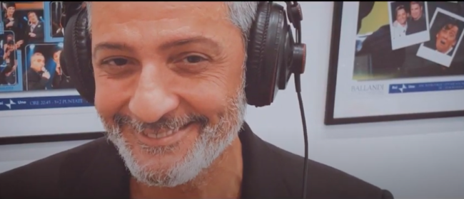 Coronavirus Sicilia, raccolta fondi di Natale per le famiglie degli operatori sanitari morti: il VIDEO con Fiorello & Co.