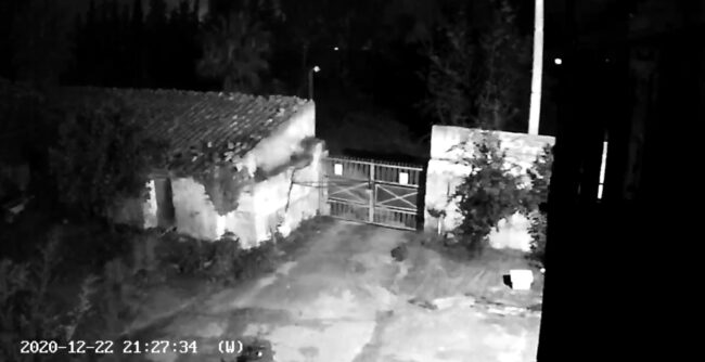 Terremoto in Sicilia, gli interminabili secondi della forte scossa ripresi da una videocamera di sorveglianza – VIDEO