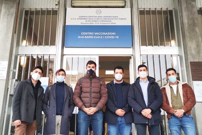 Catania, vaccino Covid a 6 universitari: è polemica. Codacons: “Violato il Piano Strategico”
