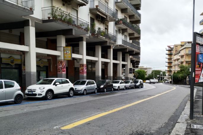 Catania, strisce blu e parcheggi liberi nel quartiere Borgo-Sanzio. Cerri: “È partita la raccolta firme”
