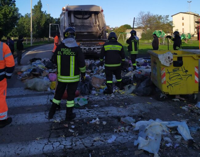 La manovra di svuotamento, l’esplosione e il panico a San Giovanni Galermo: i DETTAGLI dell’intervento all’alba