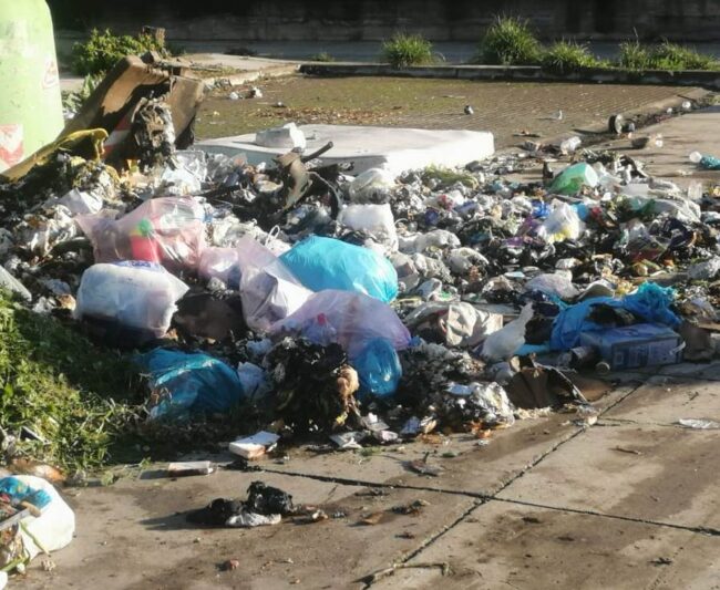 Catania, cassonetti dati alle fiamme: l’allarme lanciato dal comitato Romolo Murri