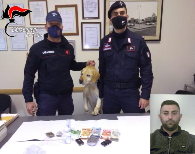 Droga nel Catanese, lancia la cocaina dalla finestra per disfarsene: arrestato spacciatore