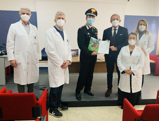Catania, doni per i bimbi ricoverati nella Pediatria del Garibaldi. Col. Coppola: “Rafforziamo clima di fiducia”