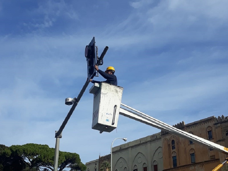È entrato in funzione il nuovo semaforo di piazza Indipendenza