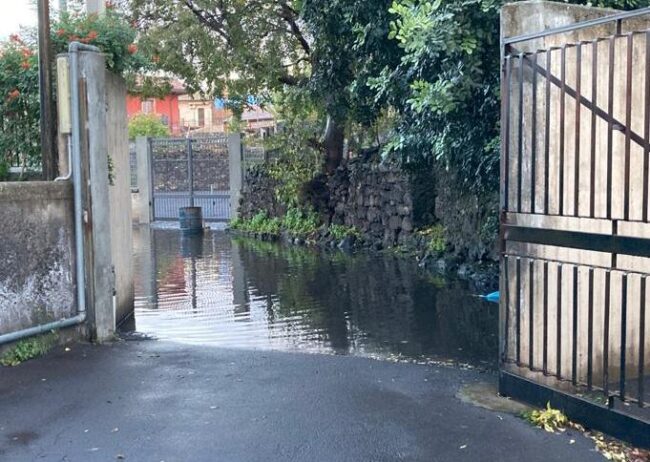 San Giovanni Galermo, la denuncia del consigliere Zingale: “La pulizia dei tombini si fa in tutta Catania, ma non qui”