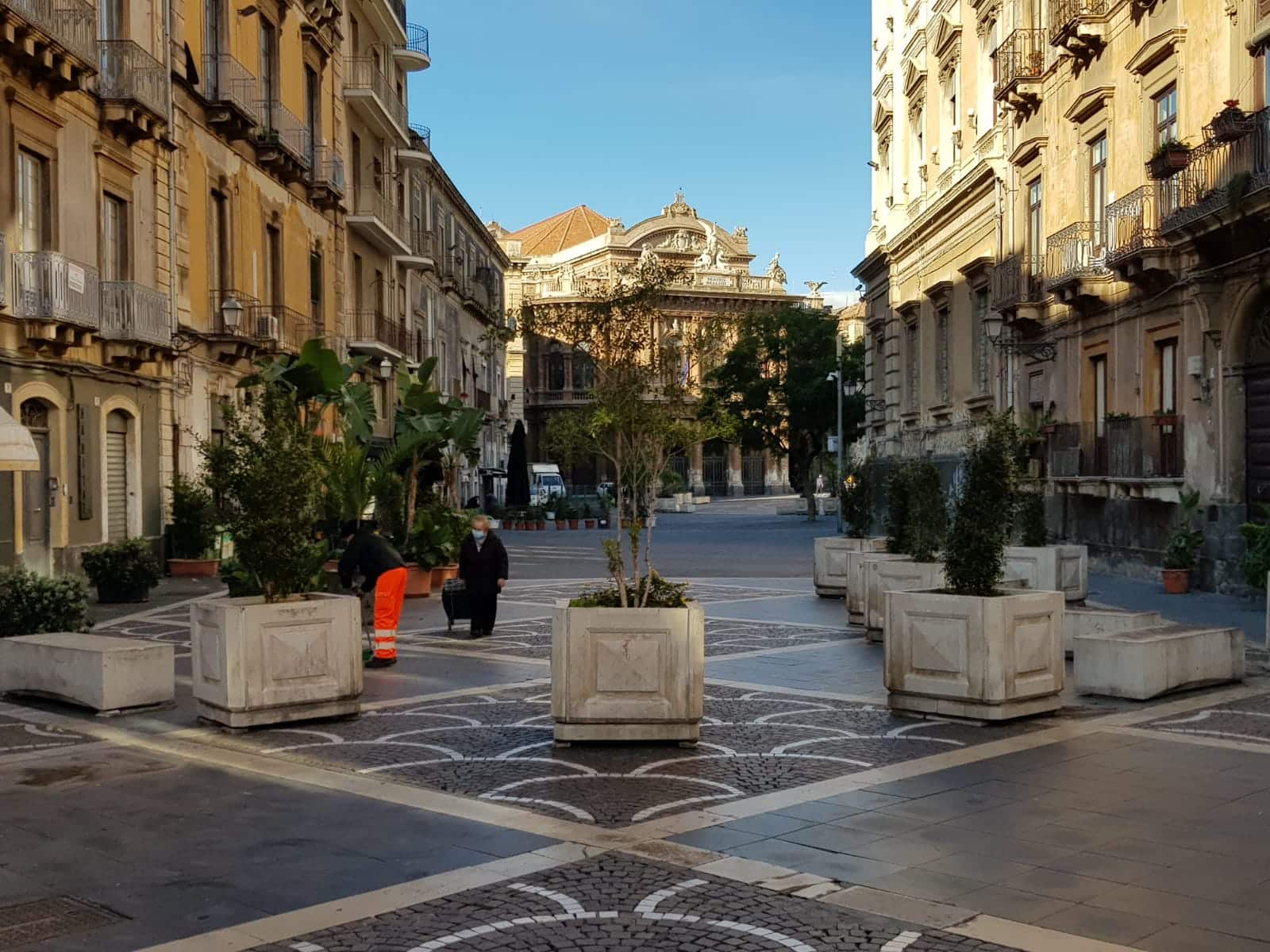 Catania, riqualificazione del centro storico: piazza Vincenzo Bellini e via Teatro Massimo diventano zona pedonale