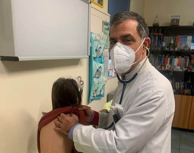 Covid Catania, la “Dad causa di isolamento sociale”. L’allarme del neuropsichiatra: “Comportamenti autolesivi tra i giovani”