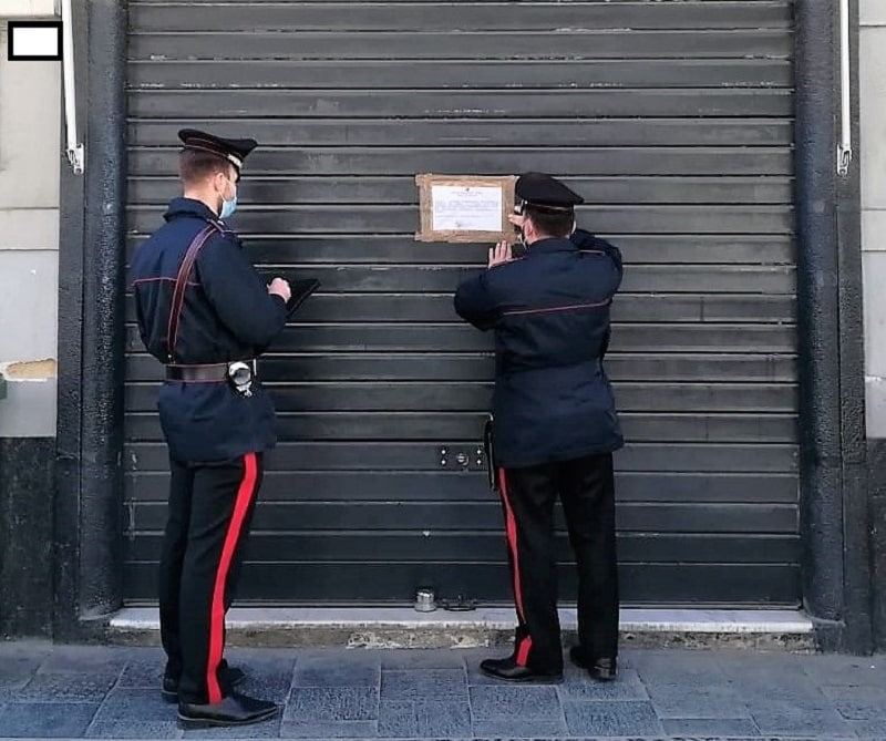 Covid nel Catanese, chiuso bar in via Vittorio Emanuele per inosservanza delle norme: sanzione per il titolare
