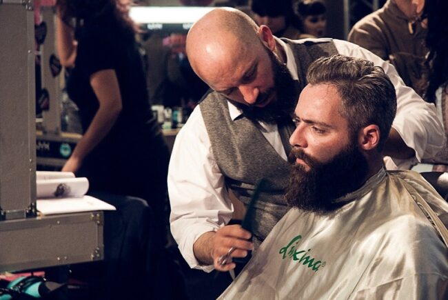 Barba uomo 2021, la moda per l’anno nuovo influenzata dal Coronavirus: le tendenze